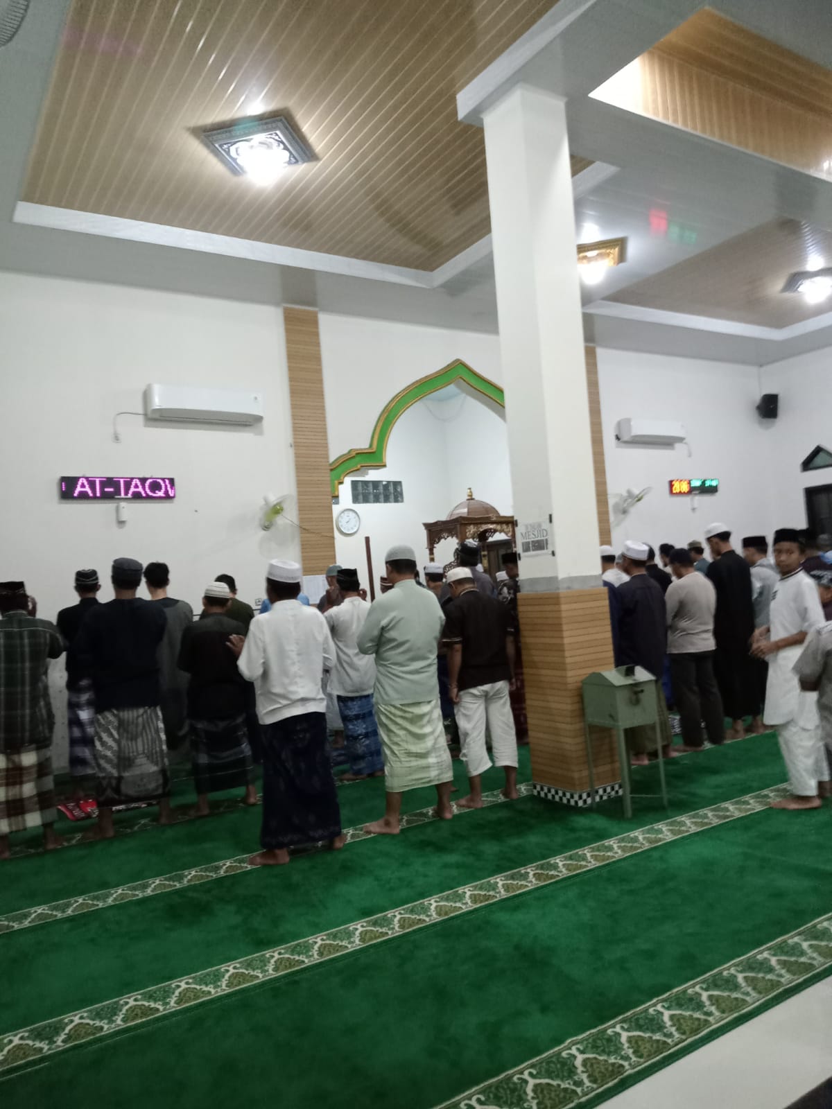 gambar MASJID AT TAQWA.
