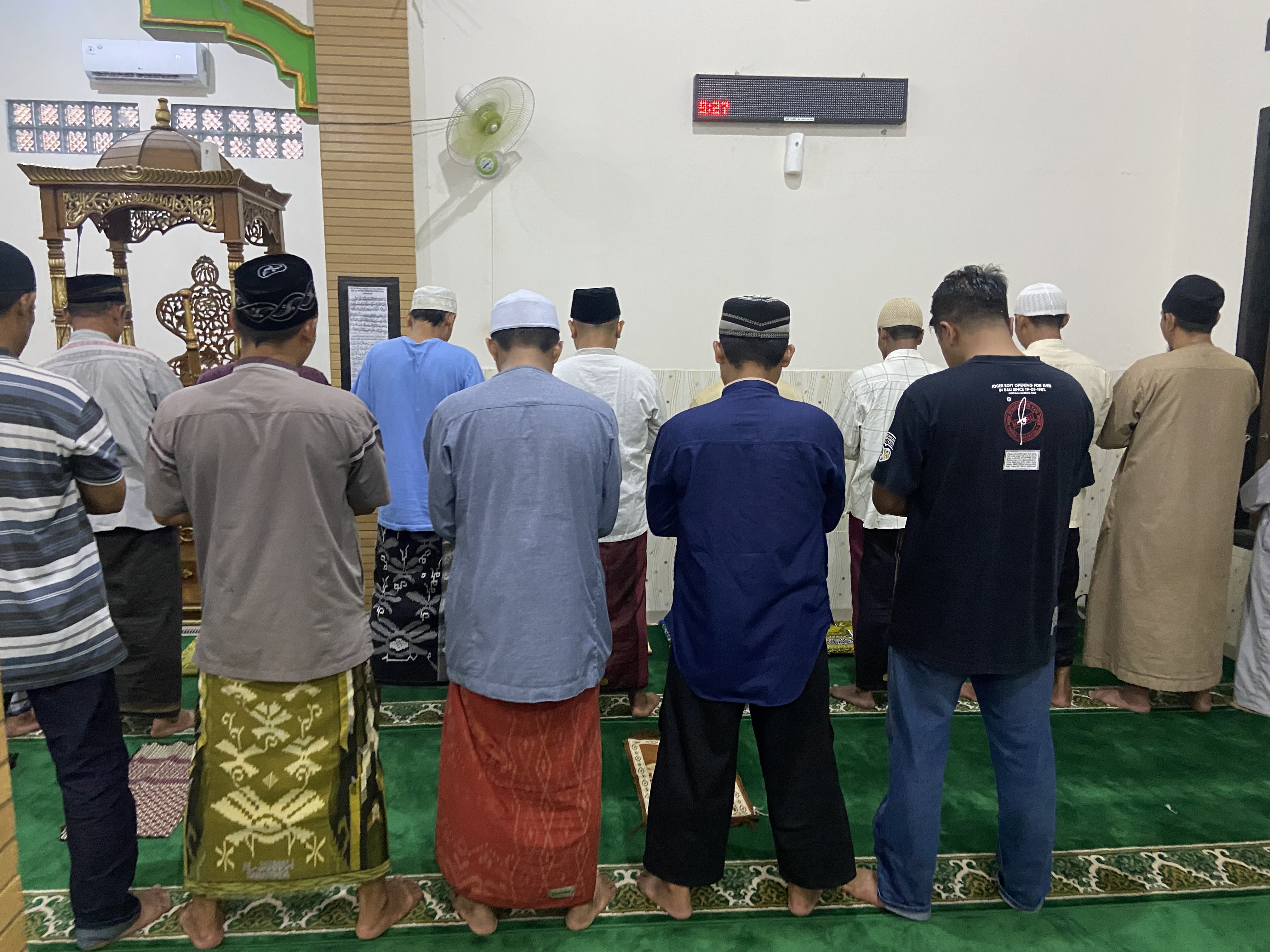gambar MASJID AT TAQWA.