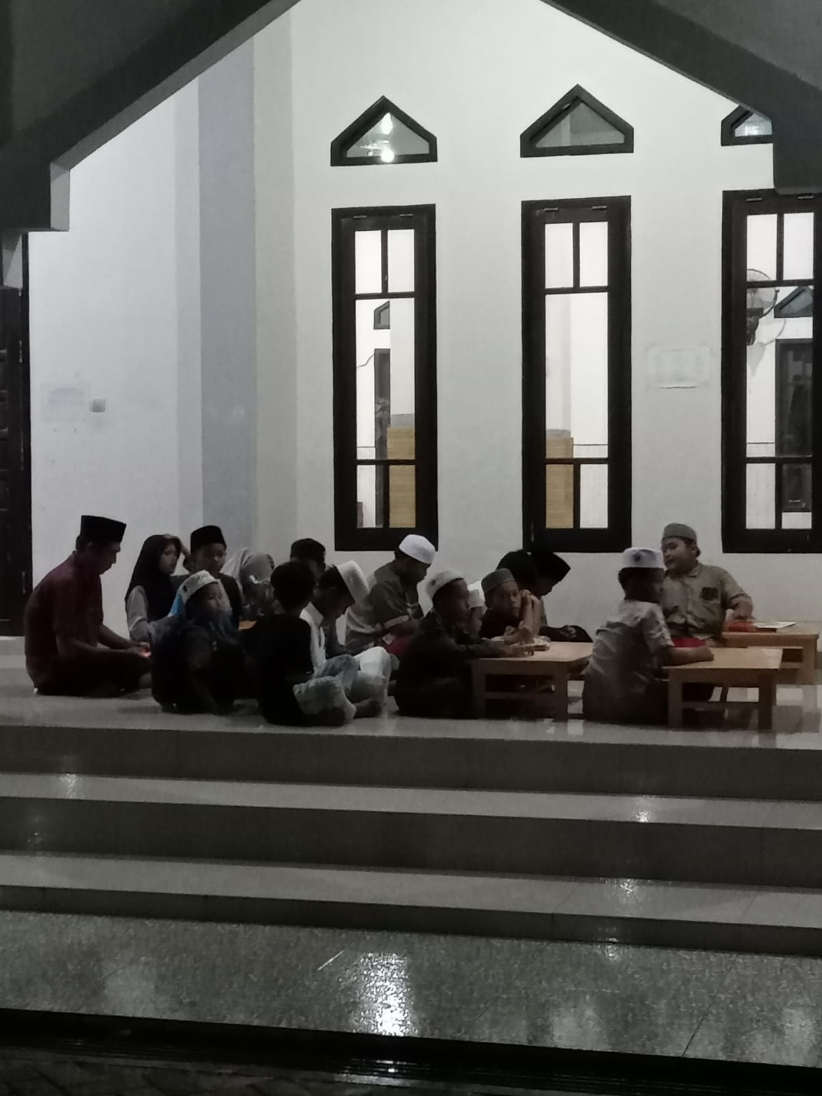 gambar MASJID AT TAQWA.